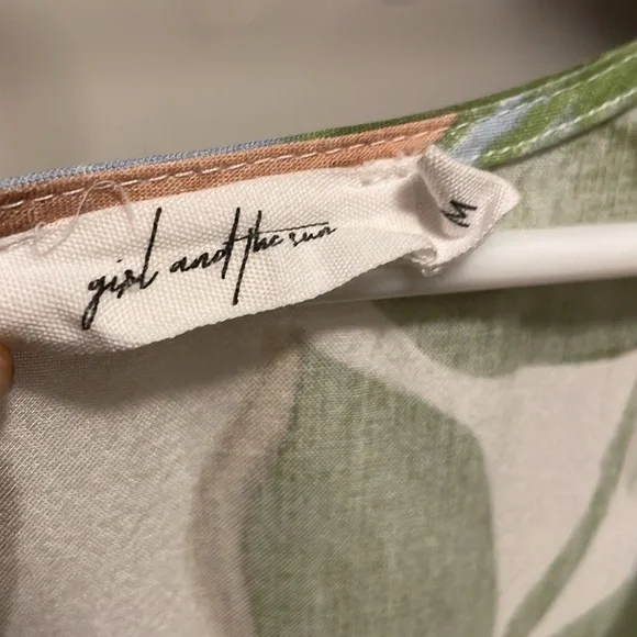 Girl and the Sun Dress - Picture 6 of 8